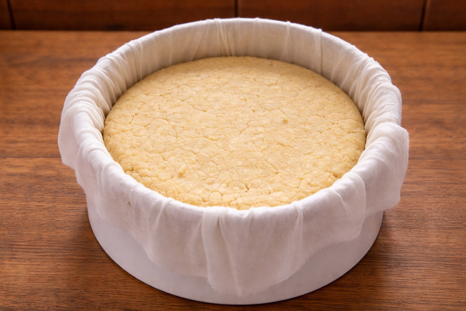 рецепт пивного сыра - прессование головки