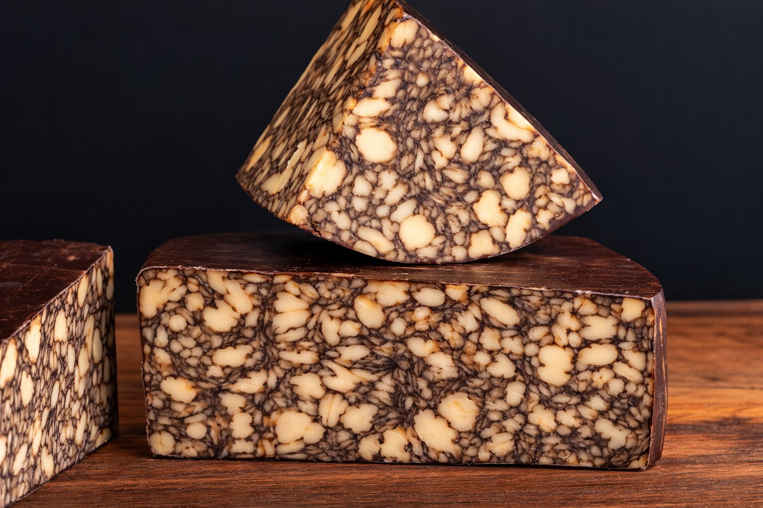 пивной сыр на темном пиве